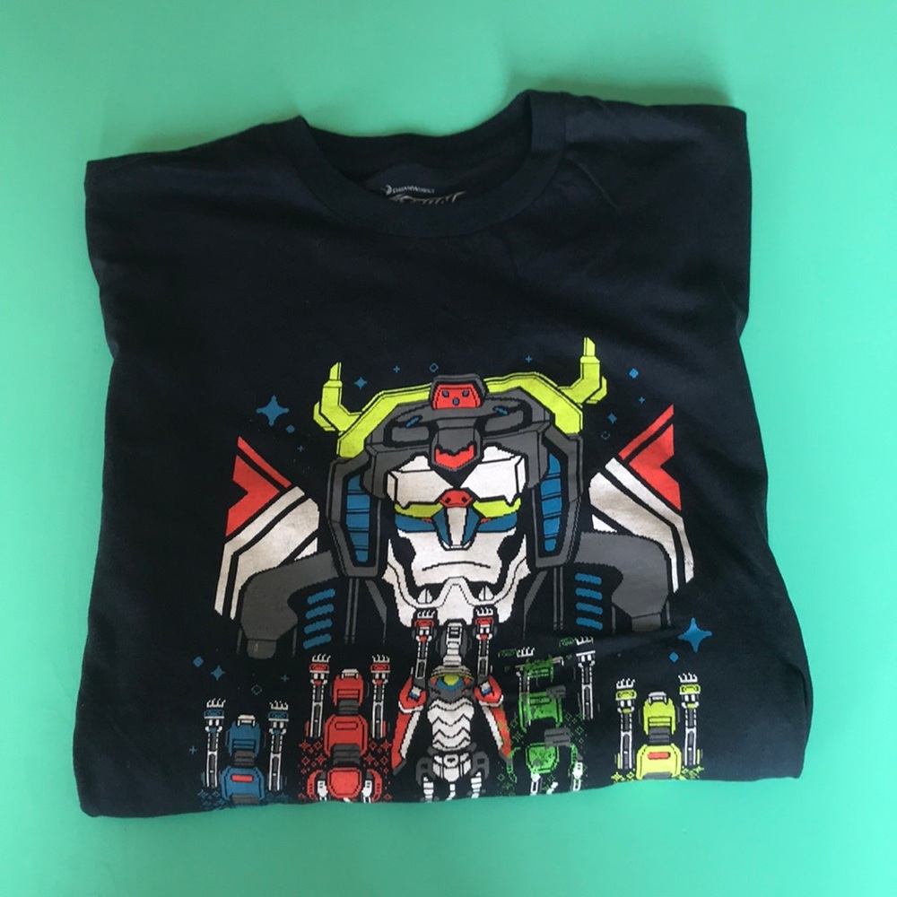 Lootcrate men’s shirt- Voltron
